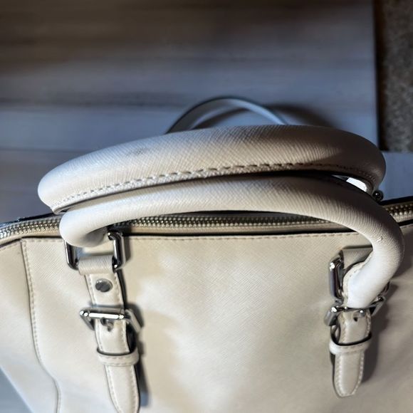 Michael Kors Large Satchel Style Bag in White Roomy with Handles Crossbody Strap - Picture 11 of 13